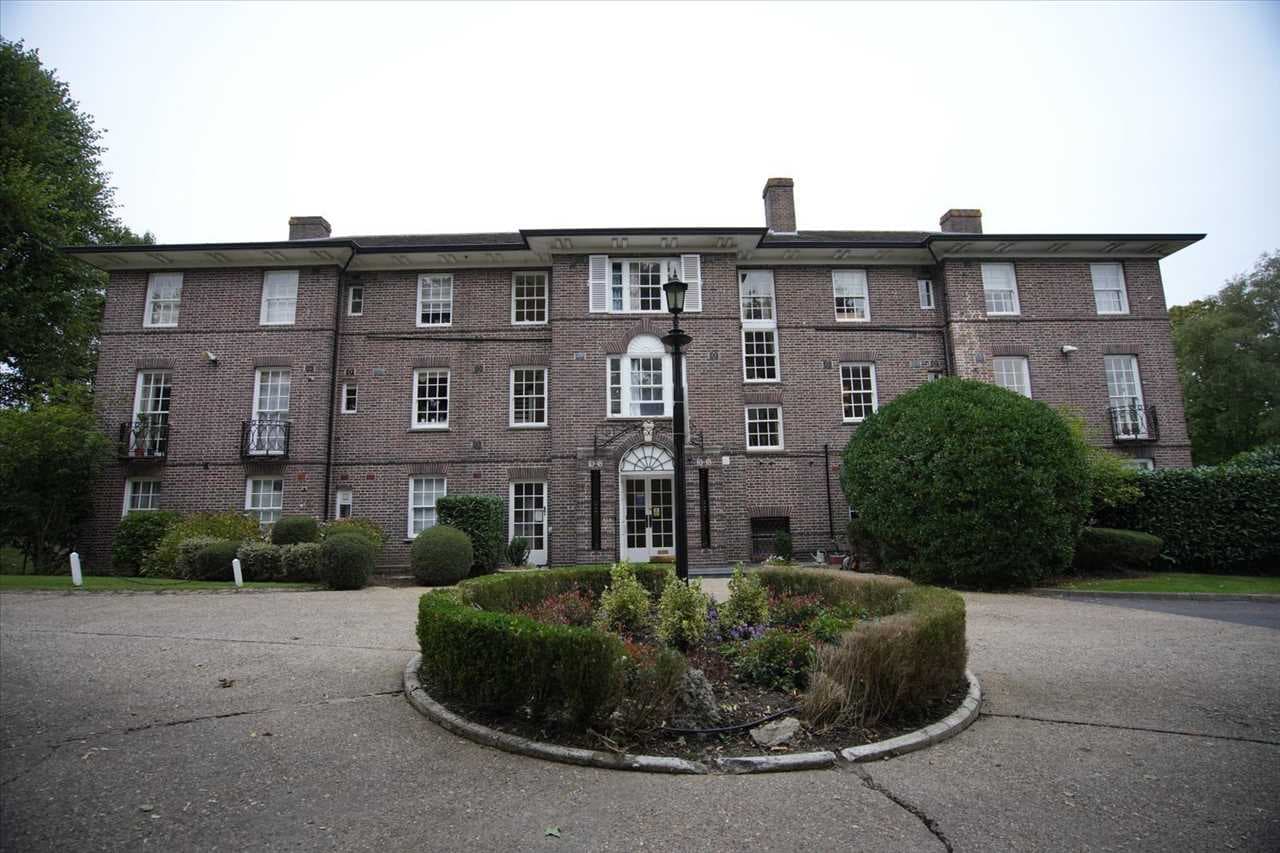 Park Lawn, Slough, SL2 3AP