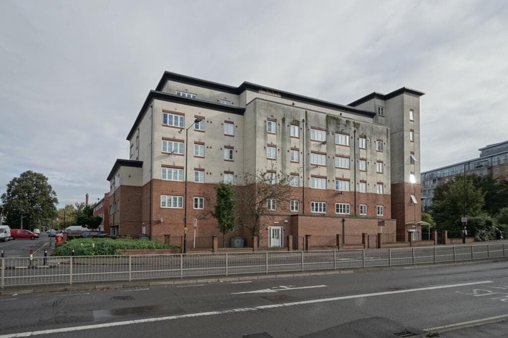 Bath Road, Slough, SL1 3SL