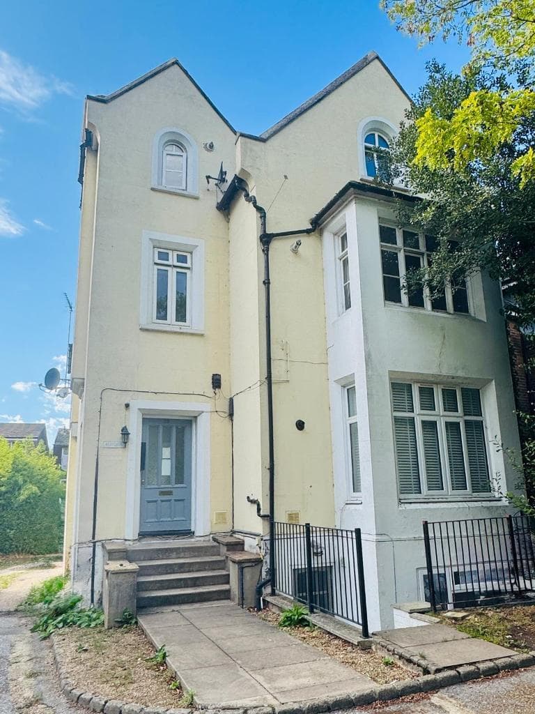 Upton Raod, Slough, SL1 2DA