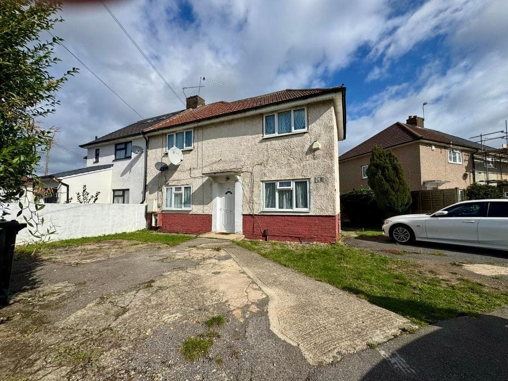 Court Crescent, Slough, SL1 3JR