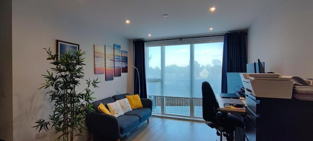Memorial Avenue, Slough, SL1 3GR