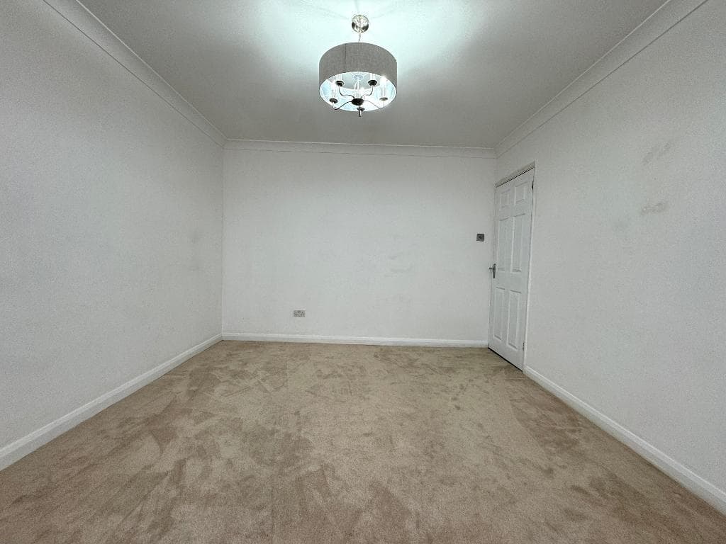 Hampshire Avenue, Slough, SL1 3AG