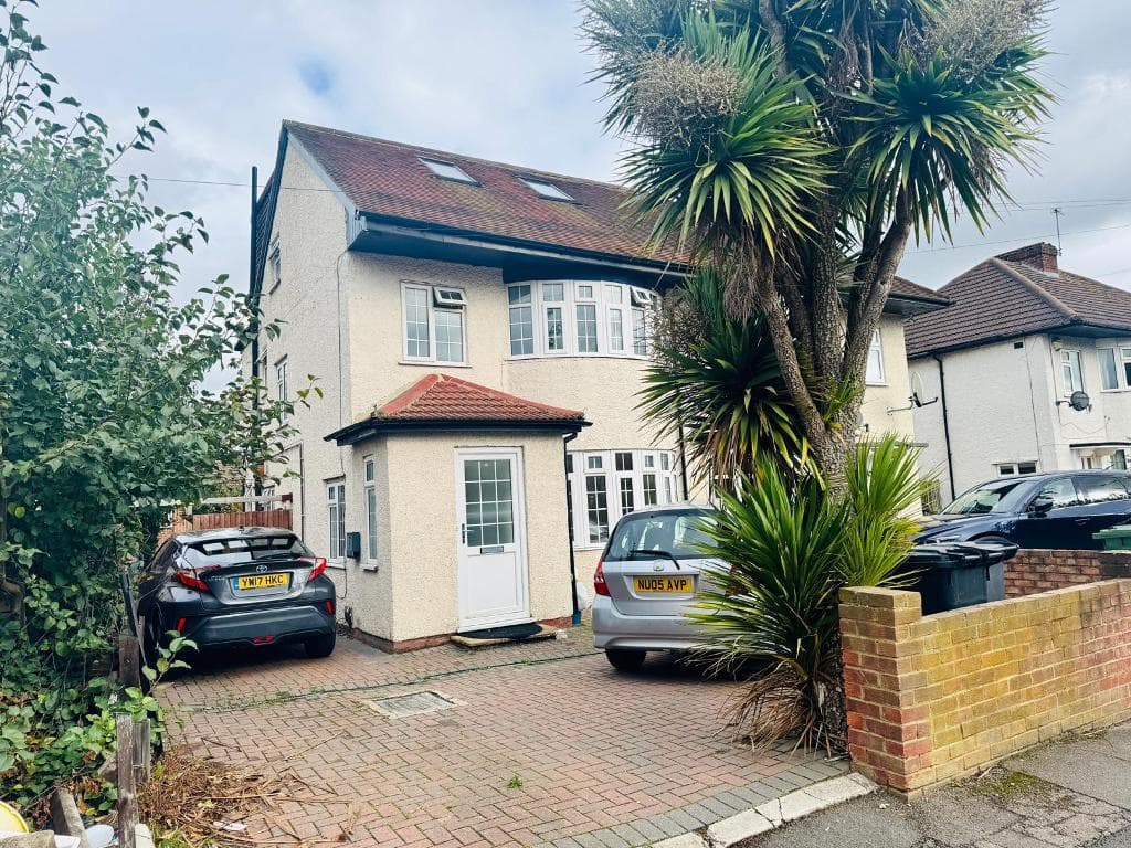 Cippenham Lane, Slough, Berkshire, SL1 2XE