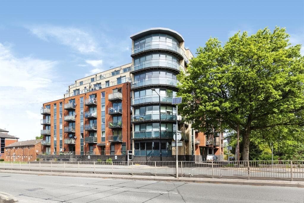 30 bath road, Slough, SL1 3SS