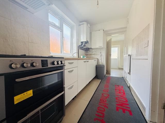 Hampshire Avenue, Slough, SL1 3AG