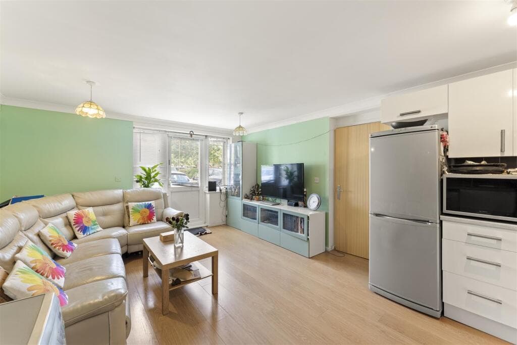 St. Giles Close, Hounslow, TW5 0AW