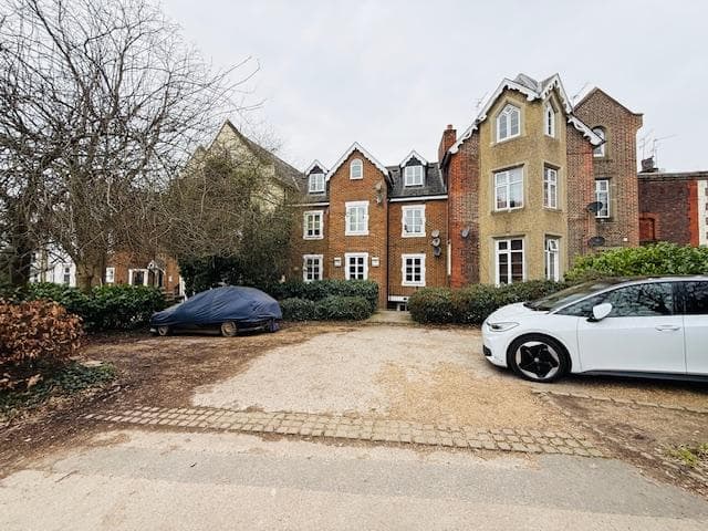 Upton Park, Slough, Buckinghamshire, SL1 2DA