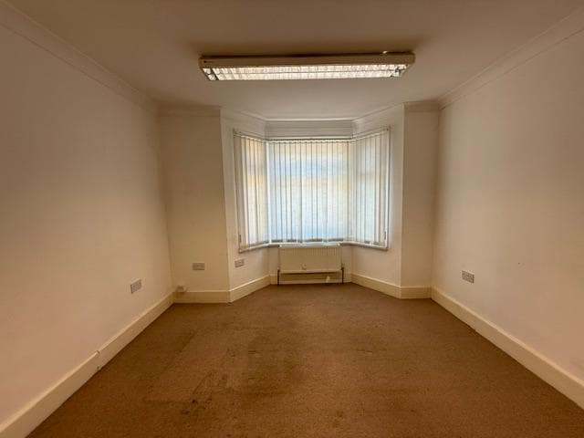 Farnham Road, Slough, SL1 4XL