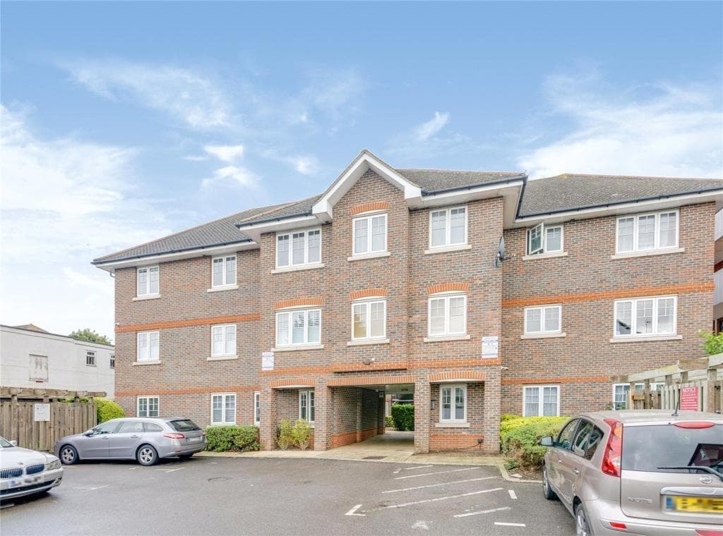 Farnburn Avenue, Slough, SL1 4XZ