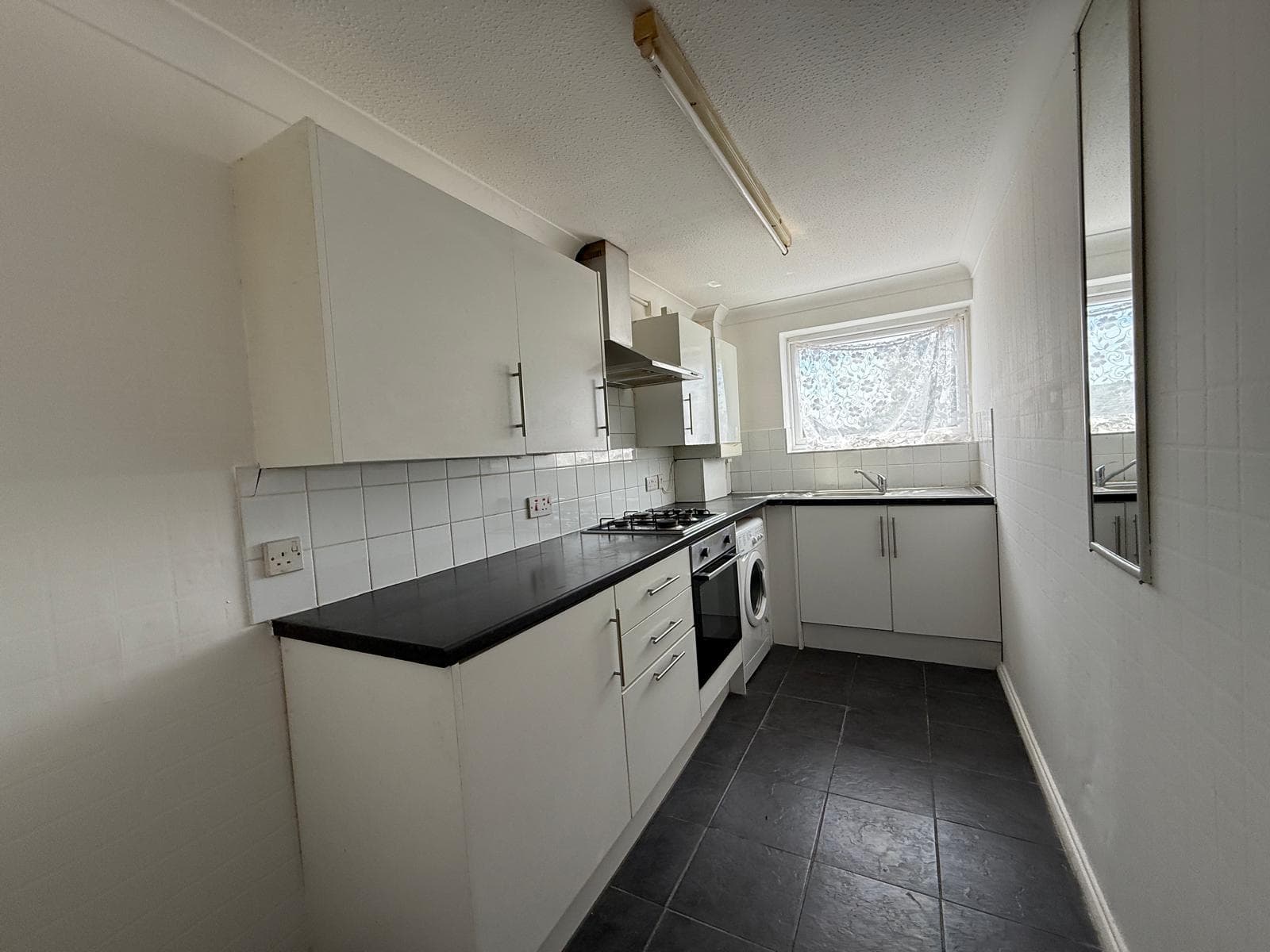 Rochford Gardens, Slough, SL2 5XL