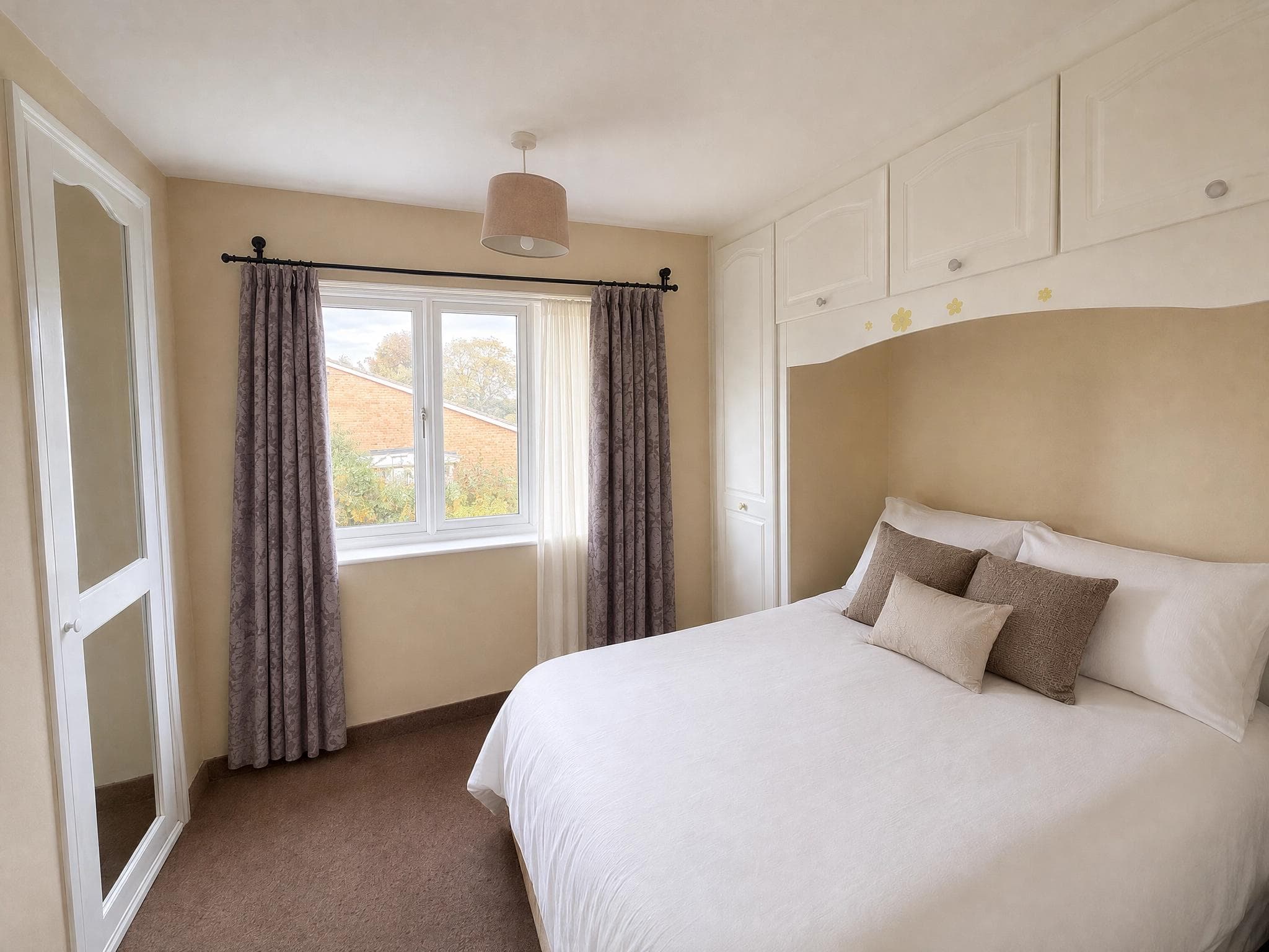 peel court, slough, slough, slough, SL1 4YA